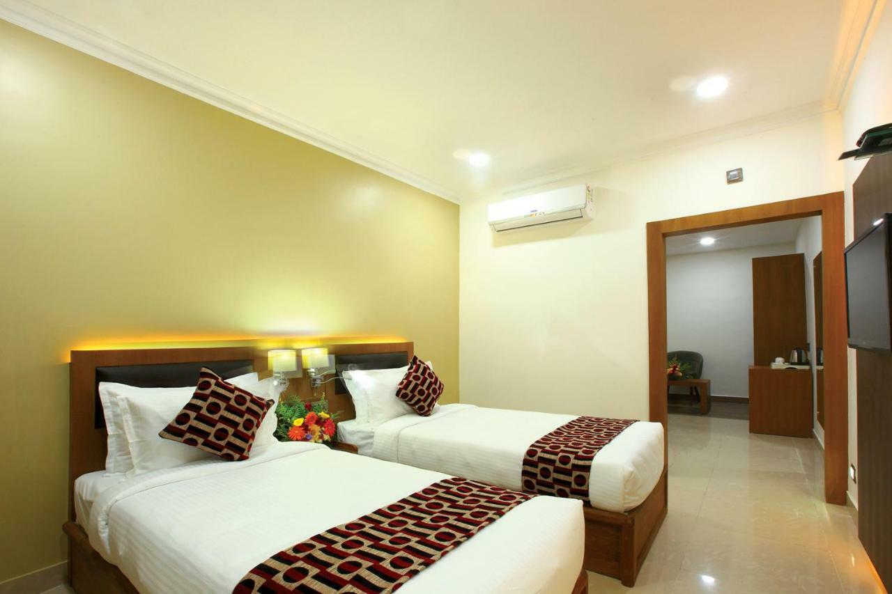 Hotel Rohini International Kallar  Exterior photo