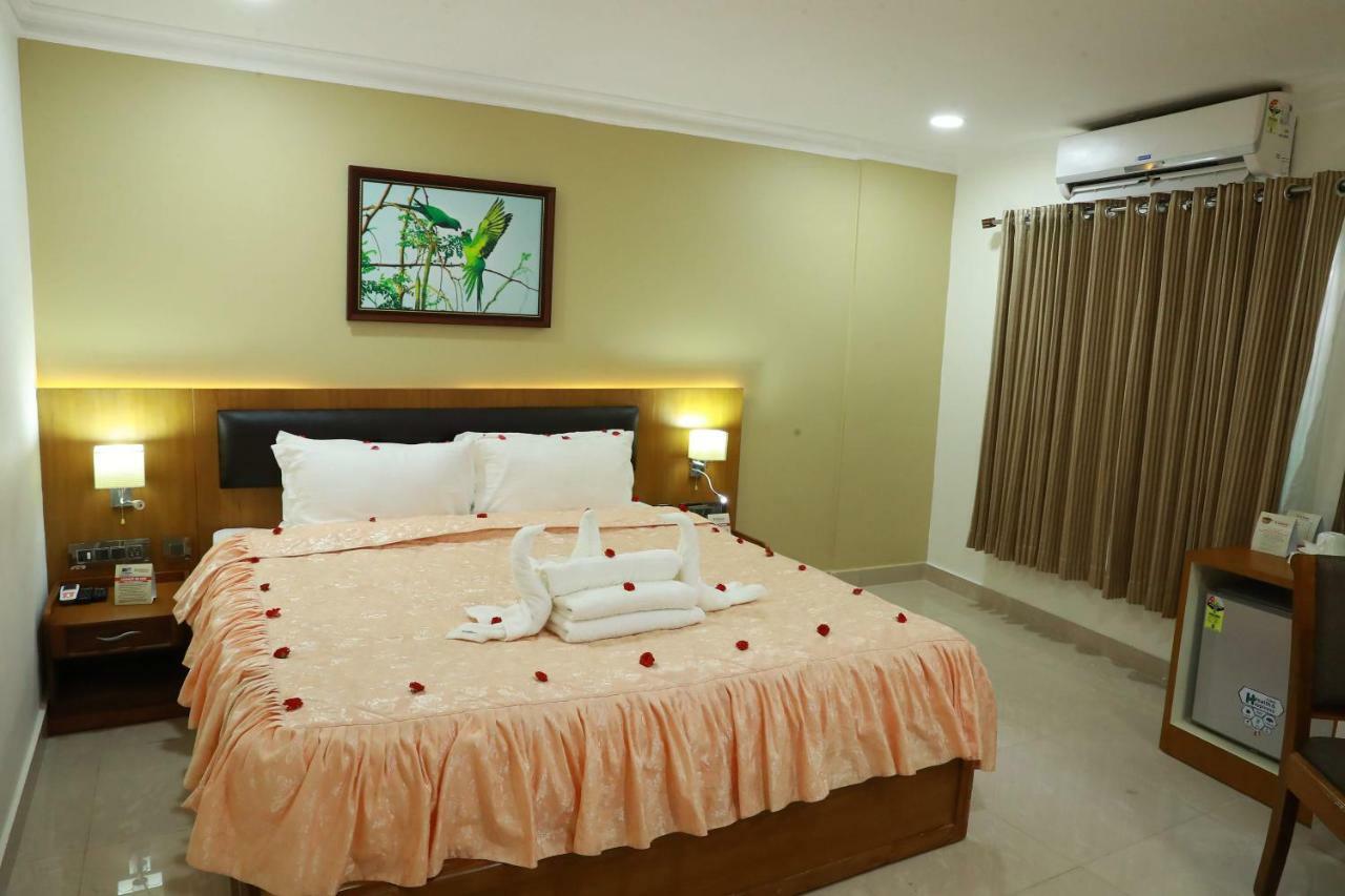 Hotel Rohini International Kallar  Exterior photo